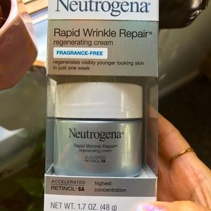NIB Neutrogena Rapid Wrinkle Repair Retinol Cream + Hyaluronic Acid  1.7 Oz